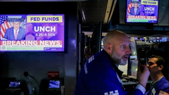 Fed giữ nguyên lãi suất, chú ý rủi ro cho mục tiêu kép