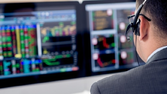 Thị trường hồi phục, tâm lý phòng thủ dịu bớt nhưng các quỹ vẫn rút ròng