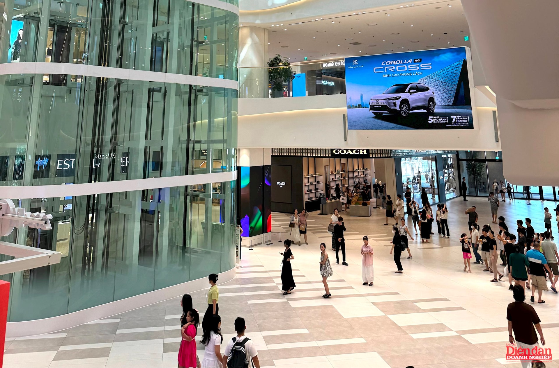 Mặt bằng bán lẻ trở lại “đường đua”