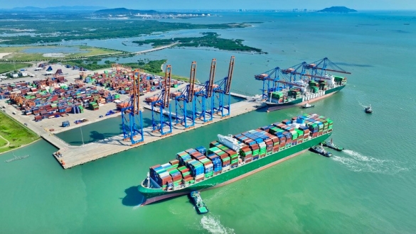 Kinh tế Việt Nam kiên cường vượt thách thức