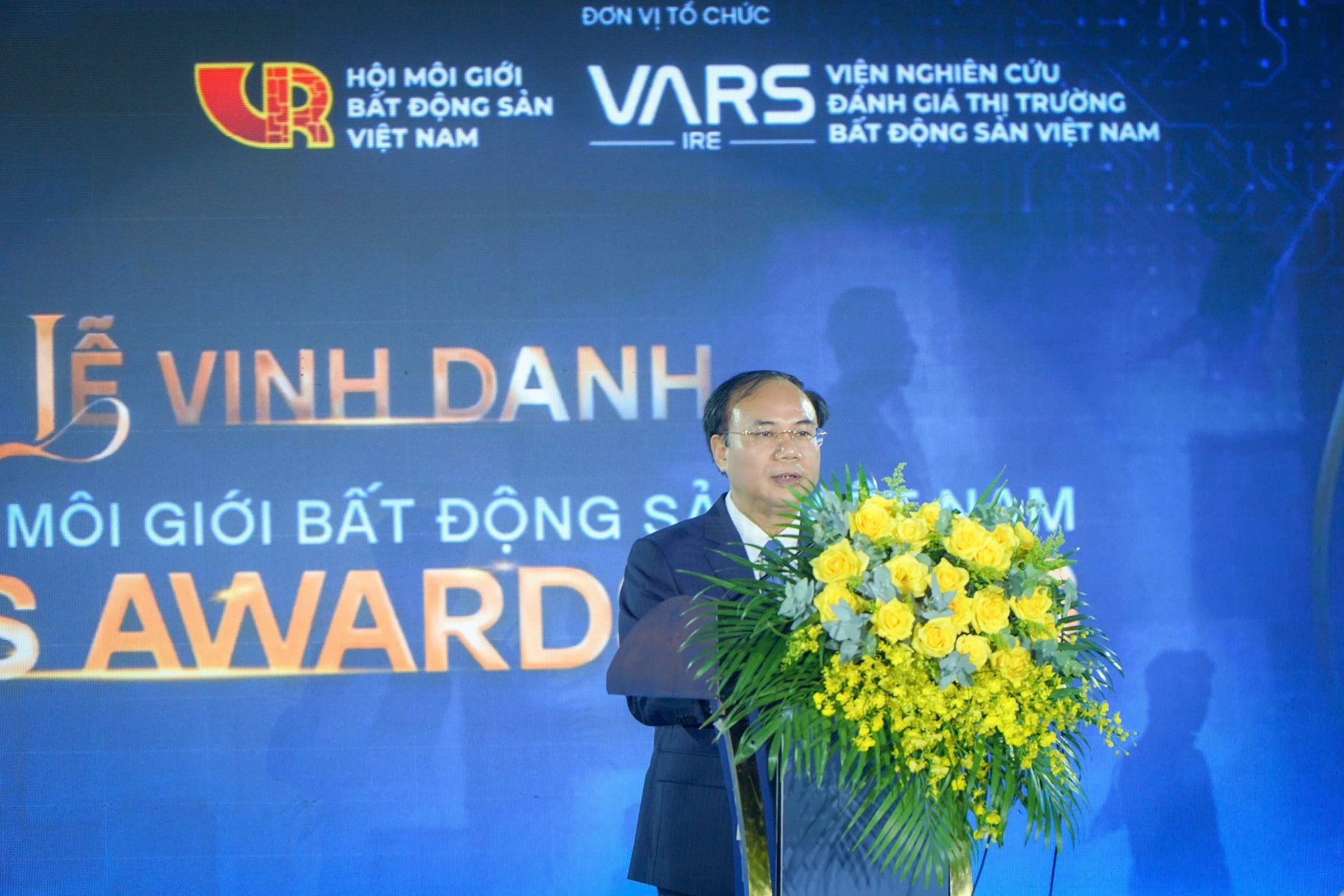 Xây dựng đội ngũ môi giới chuyên nghiệp để phát triển thị trường bất động sản bền vững