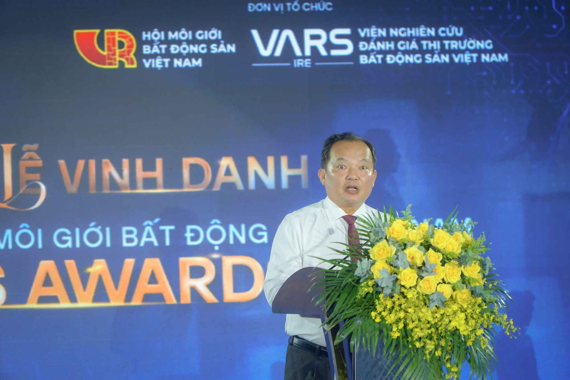 Xây dựng đội ngũ môi giới chuyên nghiệp để phát triển thị trường bất động sản bền vững