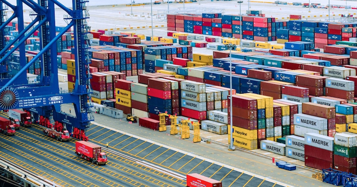 Lực đẩy xuất nhập khẩu Lực đẩy xuất nhập khẩu