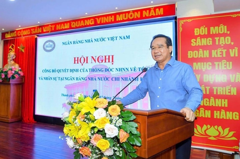 NHNN trao Quyết định về tổ chức, nhân sự tại NHNN chi nhánh Khu vực 2 NHNN trao Quyết định về tổ chức, nhân sự tại NHNN chi nhánh Khu vực 2