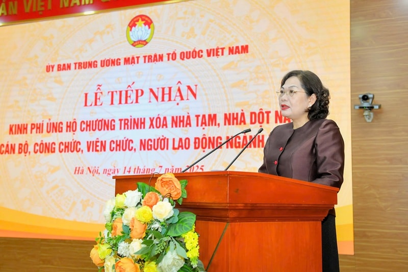 Ngành Ngân hàng chung tay xóa nhà tạm, nhà dột nát Ngành Ngân hàng chung tay xóa nhà tạm, nhà dột nát