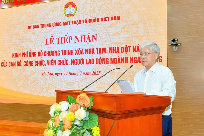 Ngành Ngân hàng chung tay xóa nhà tạm, nhà dột nát Ngành Ngân hàng chung tay xóa nhà tạm, nhà dột nát