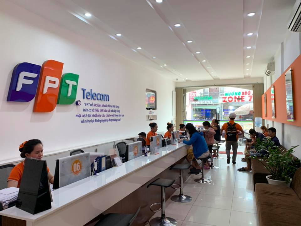 Ba lãnh đạo FPT Telecom đồng loạt từ nhiệm sau khi chuyển phần vốn Nhà nước về Bộ Công an tiếp quản Ba lãnh đạo FPT Telecom đồng loạt từ nhiệm sau khi chuyển phần vốn Nhà nước về Bộ Công an tiếp quản