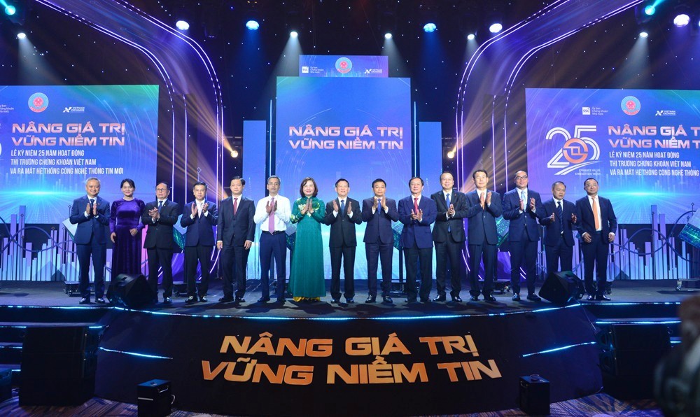 TTCK tiên phong trong quá trình chuyển mình của nền kinh tế Việt Nam TTCK tiên phong trong quá trình chuyển mình của nền kinh tế Việt Nam