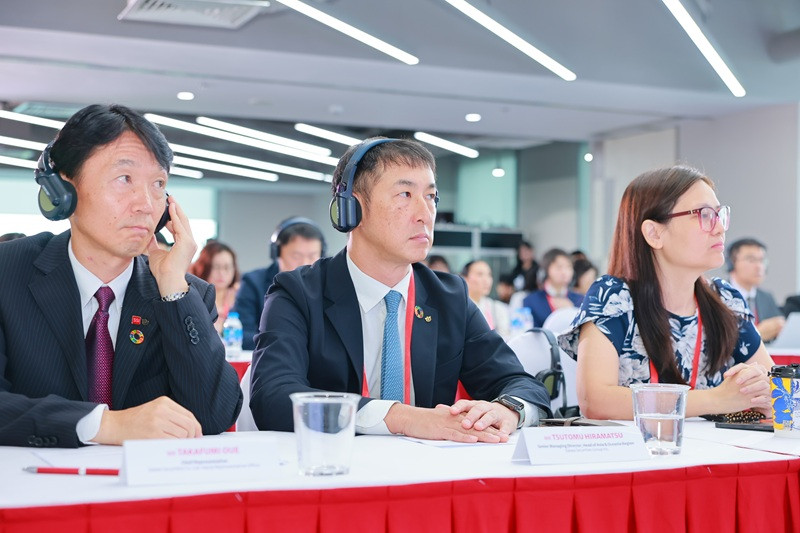 Bước ngoặt đa dạng hóa trên thị trường chứng khoán Bước ngoặt đa dạng hóa trên thị trường chứng khoán