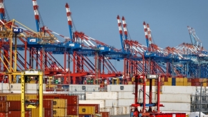 Mỹ áp thuế quan mới, kinh tế thế giới có nguy cơ bất ổn