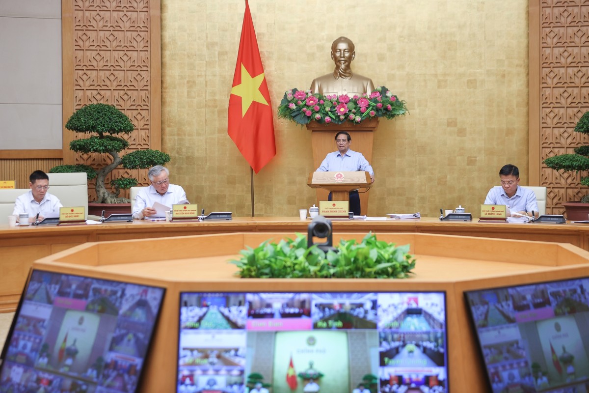 Tiếp tục thúc đẩy kinh tế - xã hội tăng tốc, bứt phá, táo bạo, thần tốc hơn nữa Tiếp tục thúc đẩy kinh tế - xã hội tăng tốc, bứt phá, táo bạo, thần tốc hơn nữa