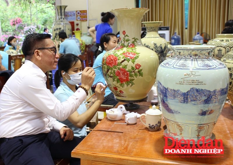 Định vị thương hiệu du lịch qua những món quà lưu niệm