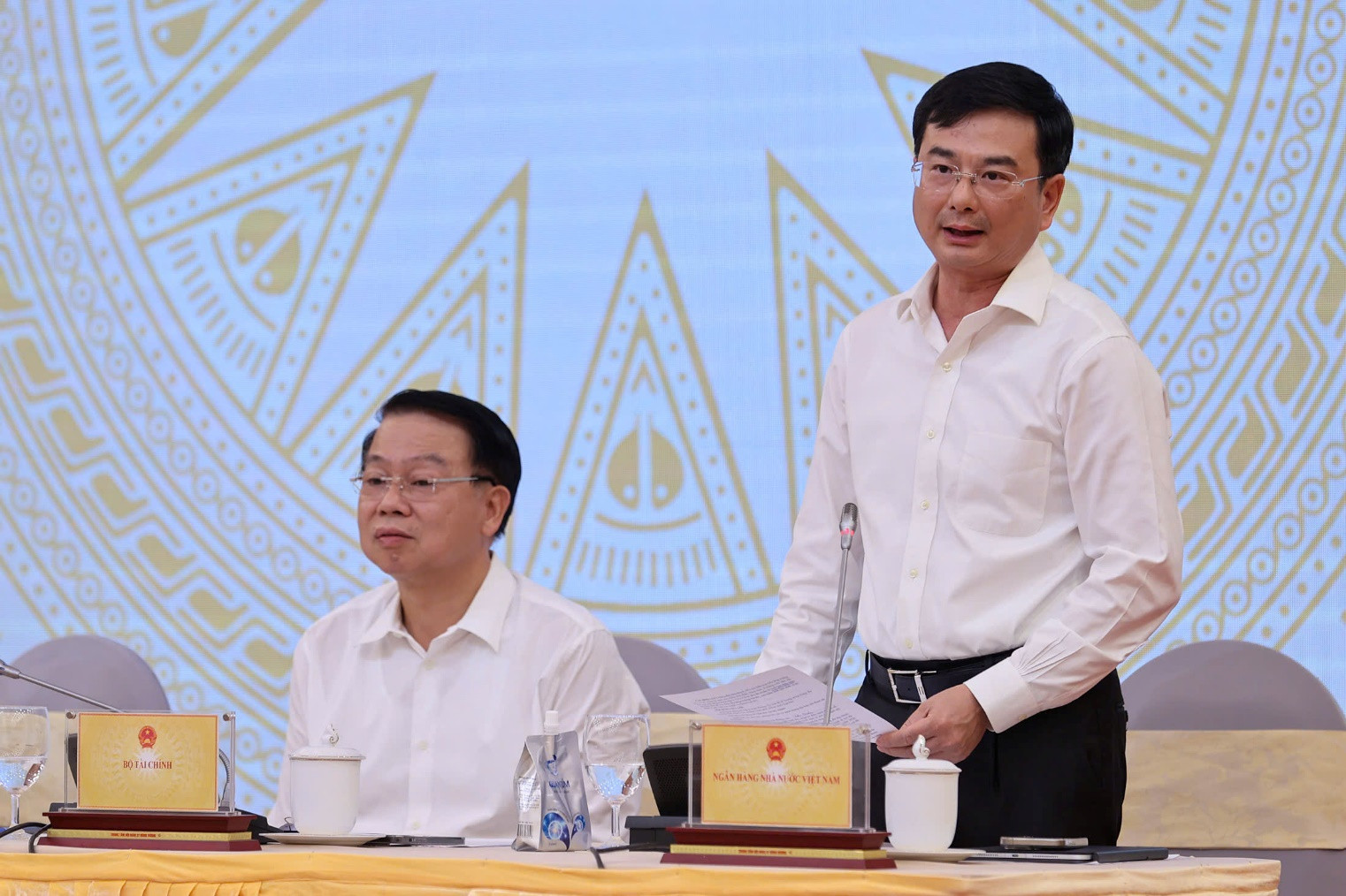 Luật hóa Nghị quyết 42: Không chỉ xử lý nợ xấu, mà còn nâng chuẩn an toàn hệ thống Luật hóa Nghị quyết 42: Không chỉ xử lý nợ xấu, mà còn nâng chuẩn an toàn hệ thống