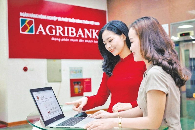Triển khai gói tín dụng 220.000 tỷ, nhiều ngân hàng giảm lãi cho doanh nghiệp