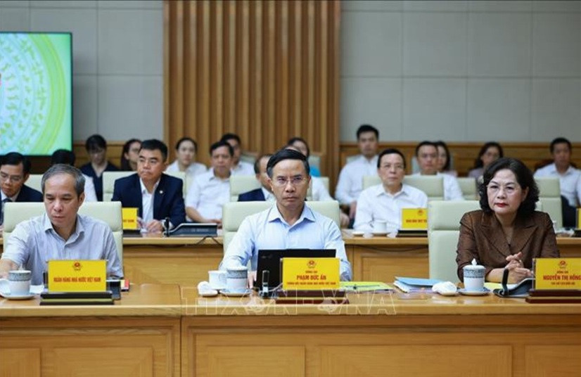 Ngân hàng không hạ lãi suất sẽ bị giảm “room" tín dụng Ngân hàng không hạ lãi suất sẽ bị giảm “room" tín dụng