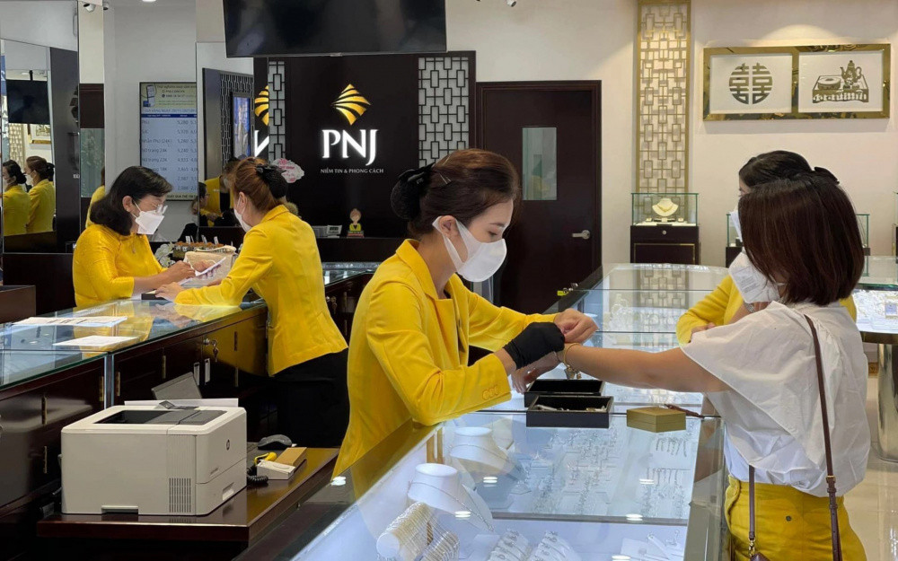 PNJ - cổ phiếu của Công ty Vàng bạc đá quý Phú Nhuận đang đứng trước thử thách kiểm định - để kiểm định nền tảng và bản lĩnh doanh nghiệp. (Ảnh minh họa: PNJ)