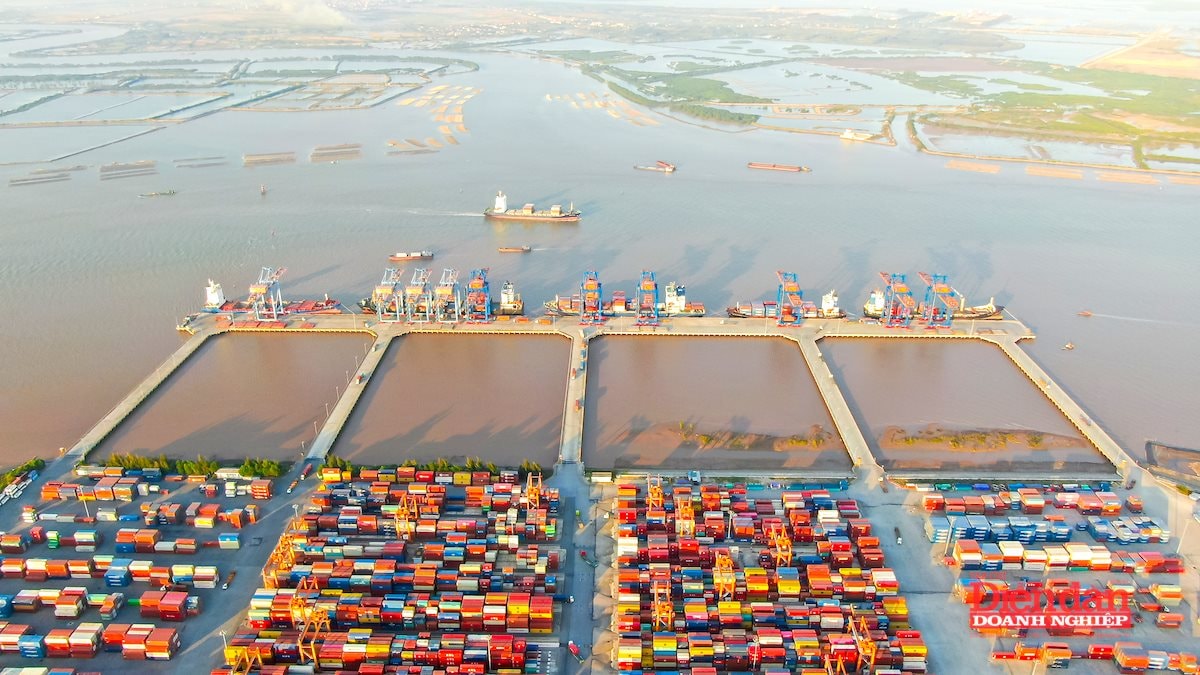 "Đòn bẩy" mới cho logistics xanh