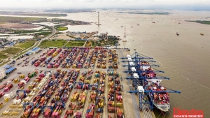 "Đòn bẩy" mới cho logistics xanh