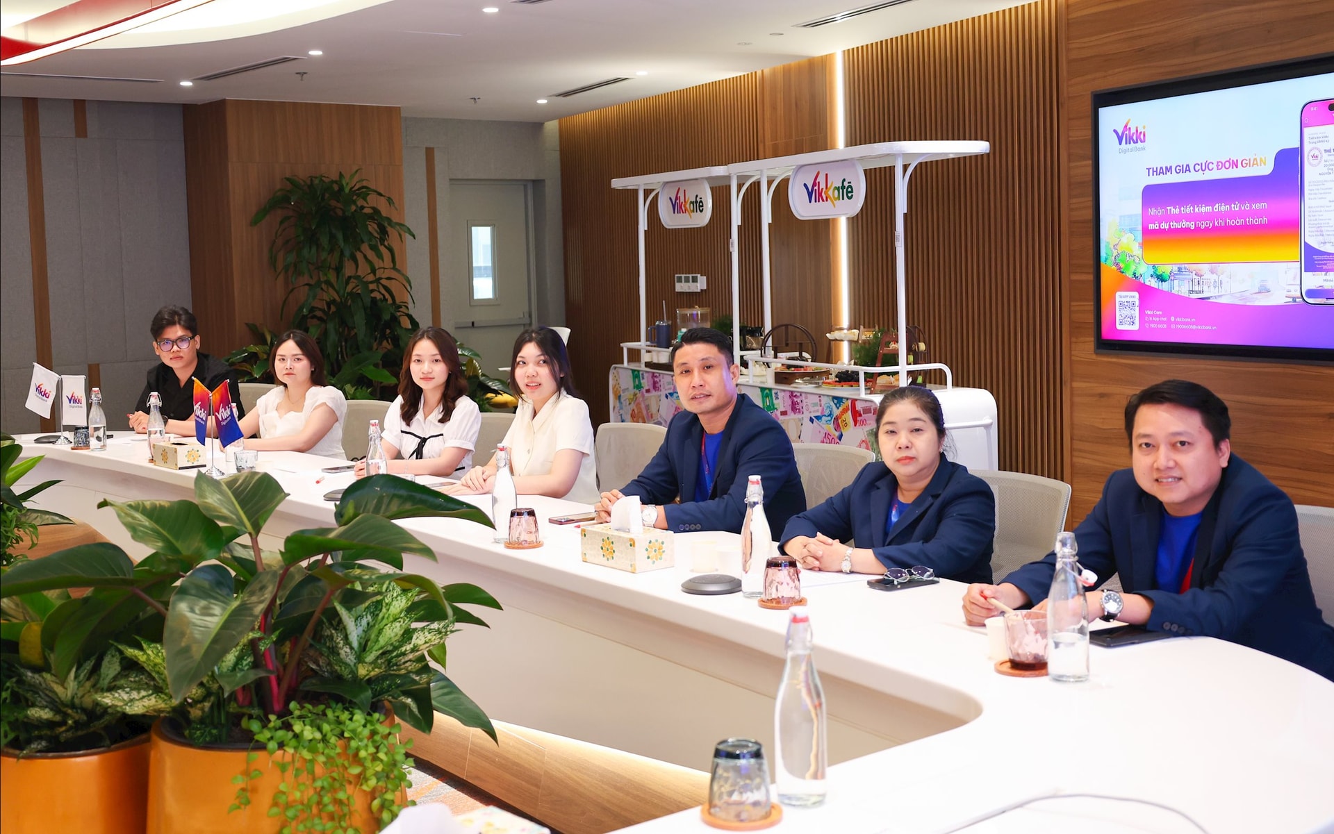 Ngân hàng Số Vikki trao tặng quà cho khách hàng may mắn với tổng giải thưởng hơn 8 tỷ đồng Ngân hàng Số Vikki trao tặng quà cho khách hàng may mắn với tổng giải thưởng hơn 8 tỷ đồng