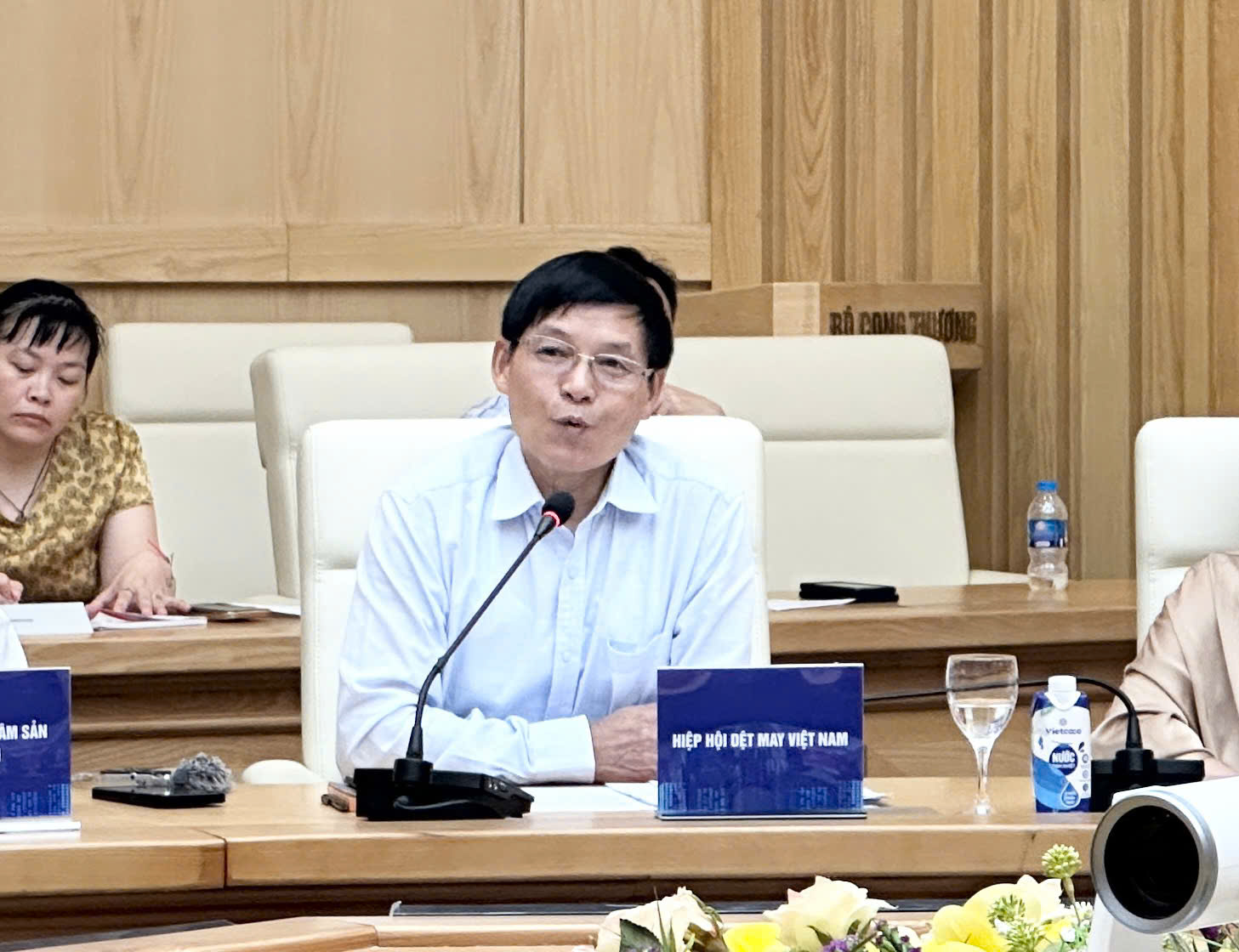 Dệt may, da giày trước thách thức thuế quan và chi phí cạnh tranh mới Dệt may, da giày trước thách thức thuế quan và chi phí cạnh tranh mới