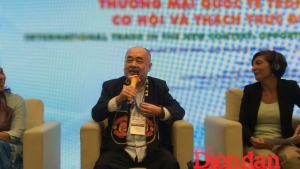 Giải pháp thích ứng với biến động thương mại