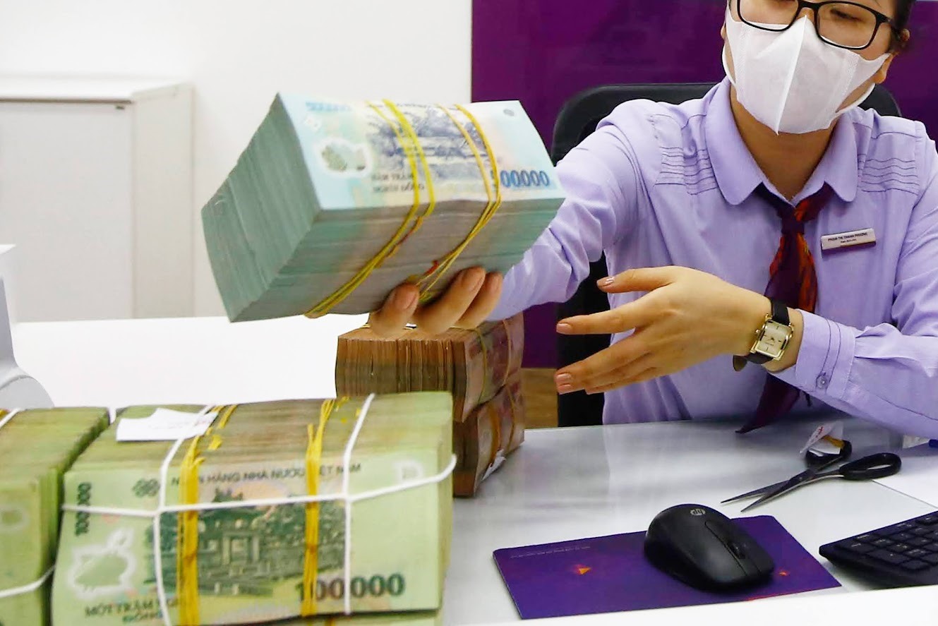 Lãi suất huy động “được kiểm soát”, nhờ đâu thanh khoản ngân hàng vẫn dồi dào? Lãi suất huy động “được kiểm soát”, nhờ đâu thanh khoản ngân hàng vẫn dồi dào?