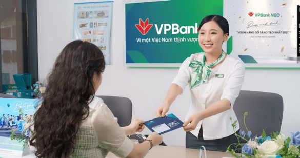 Điều chỉnh cách tính tăng trưởng tín dụng, cổ phiếu ngân hàng nổi sóng