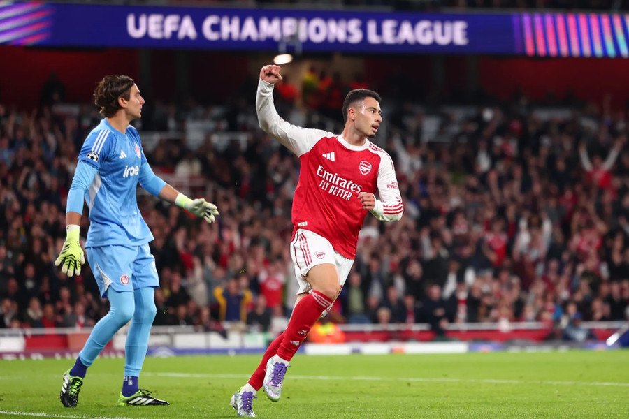 Arsenal lập kỷ lục tại Champions League
