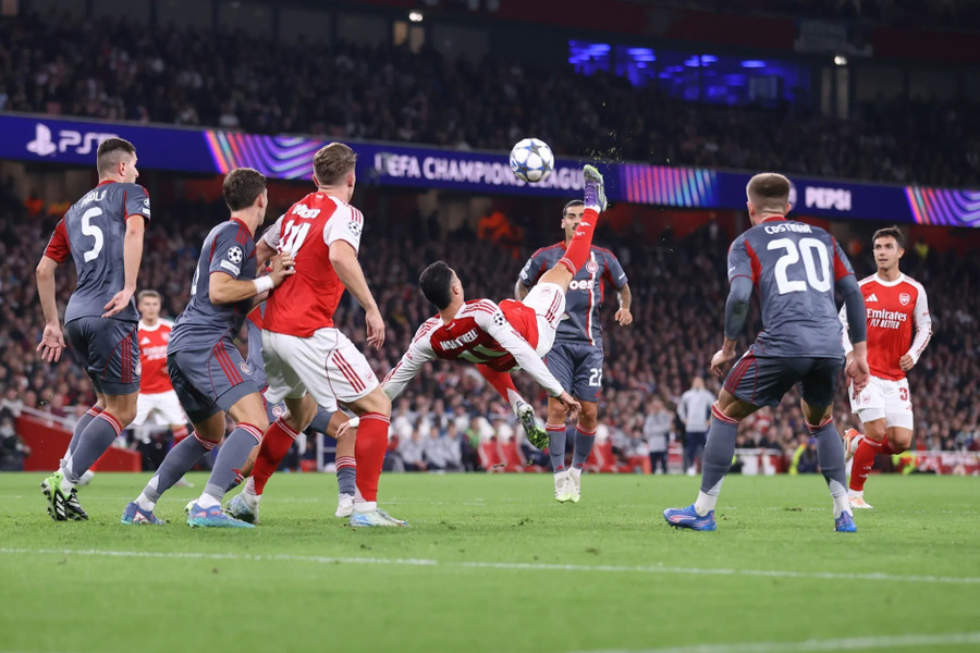 Arsenal lập kỷ lục tại Champions League