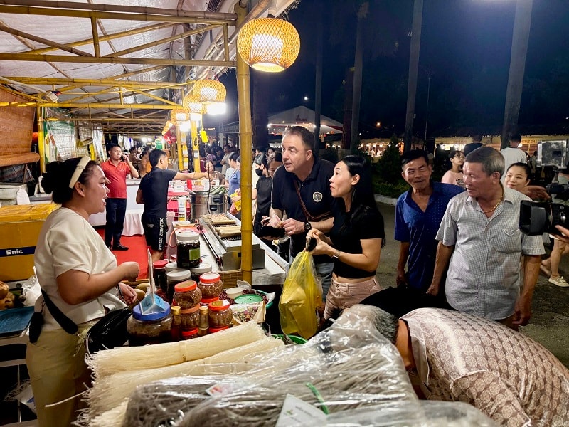 Khi bản sắc trở thành thương hiệu du lịch