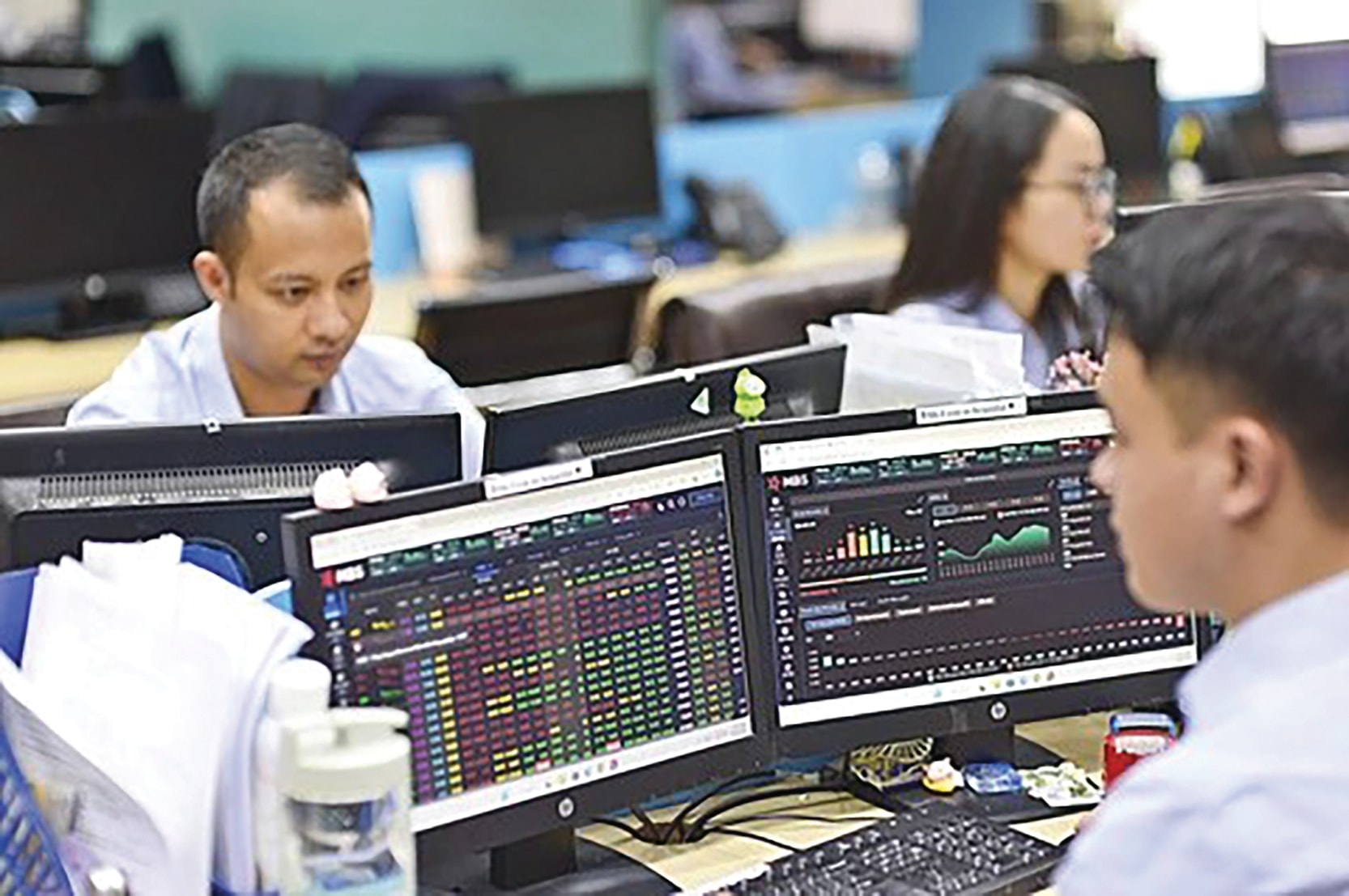 Thành công không dừng ở nâng hạng thị trường