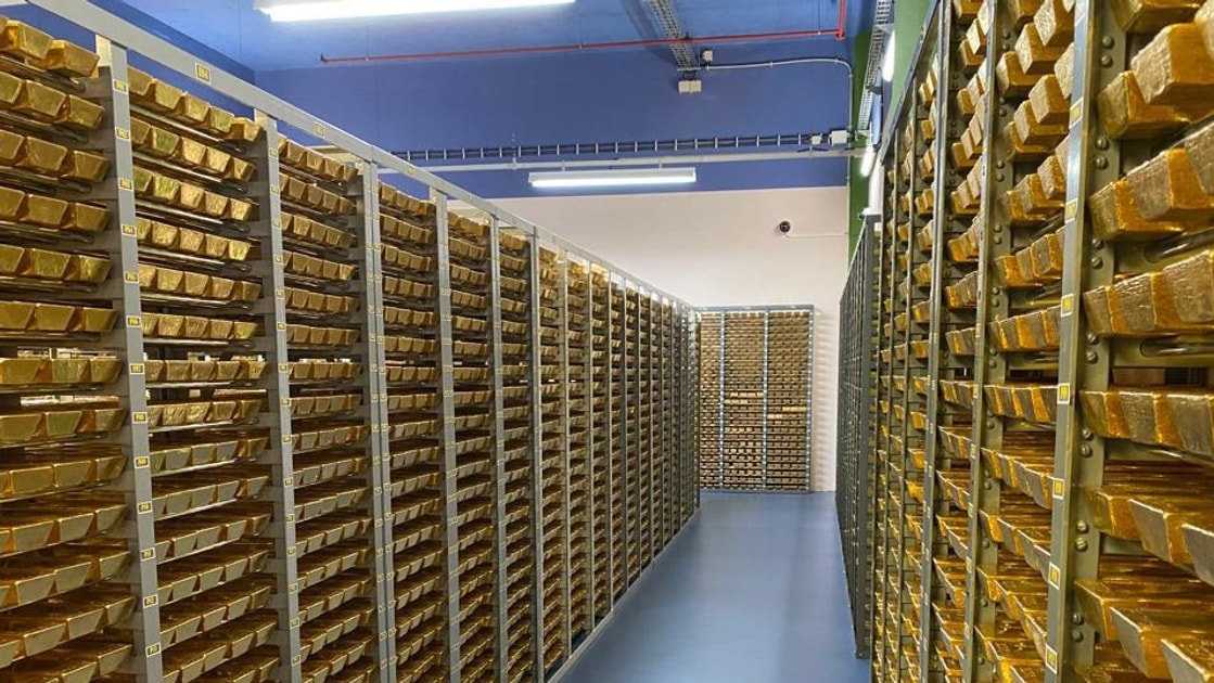 Giá vàng vượt 4.000 USD/oz nhưng chưa dừng lại