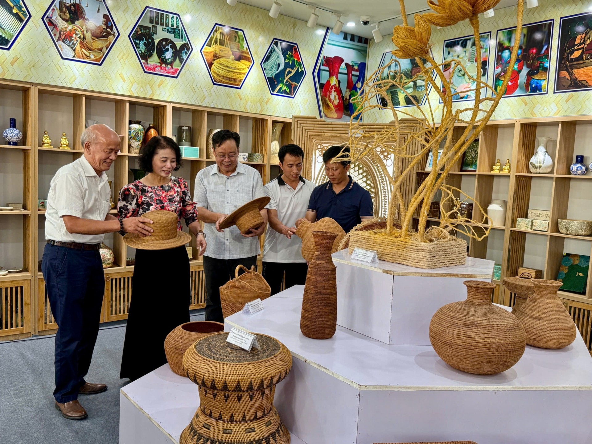 Tiếp cận thị trường xuất khẩu mới qua thương mại điện tử Tiếp cận thị trường xuất khẩu mới qua thương mại điện tử