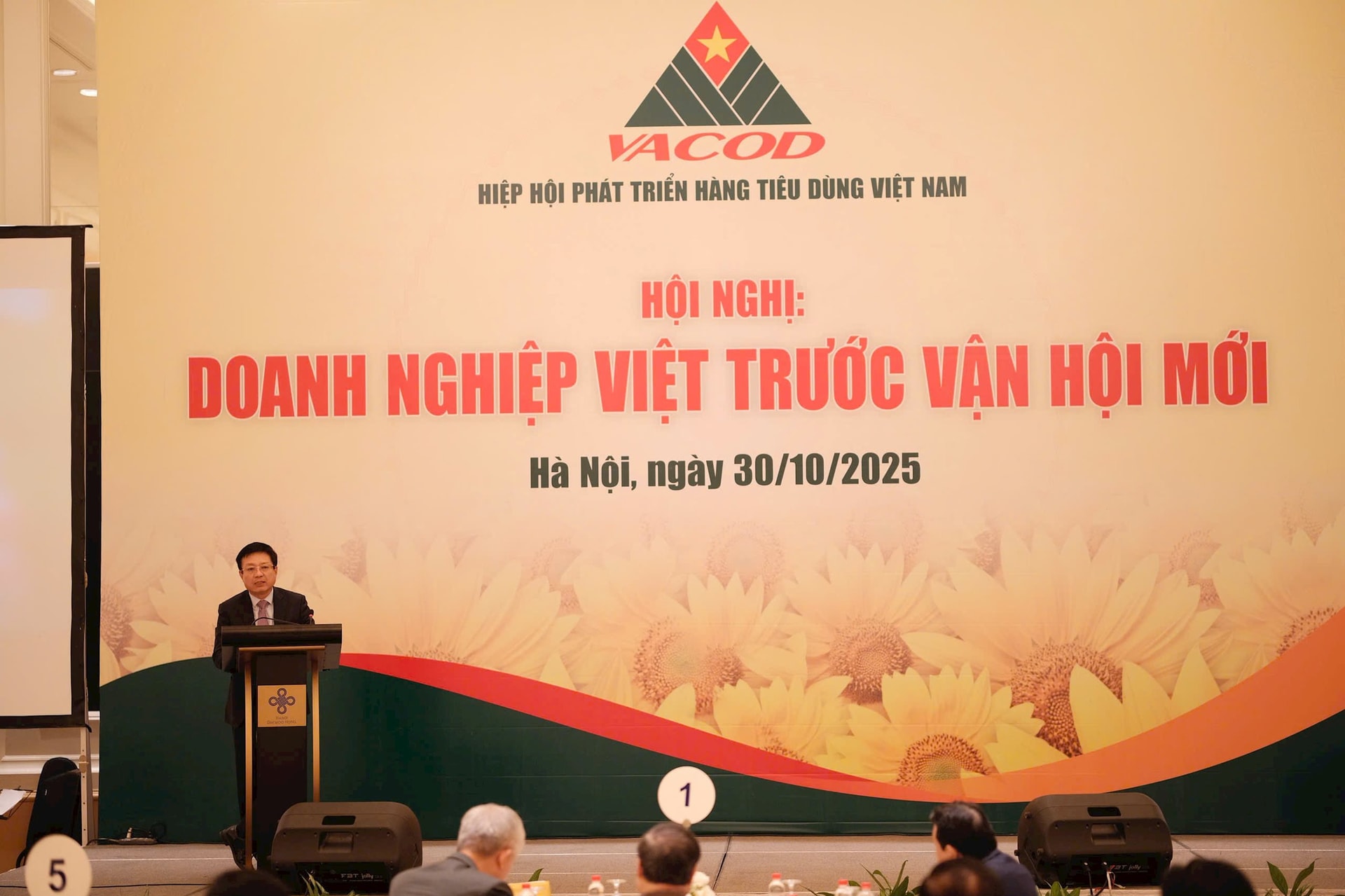 Doanh nghiệp Việt trước vận hội mới: Thể chế thông, doanh nghiệp mạnh