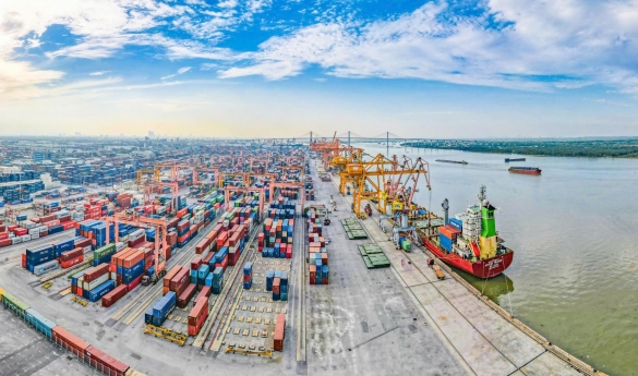 Xuất siêu 1,82 tỷ USD trong nửa đầu tháng 10, khu vực FDI tiếp tục dẫn dắt