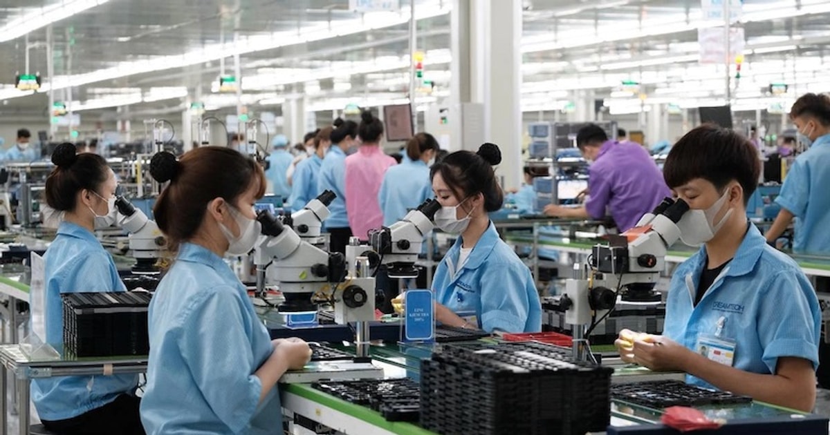 Tăng lương tối thiểu vùng tác động sao tới chi phí doanh nghiệp? Tăng lương tối thiểu vùng tác động sao tới chi phí doanh nghiệp?