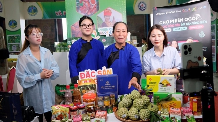 “Chìa khoá” để tiểu thương tham gia thị trường số