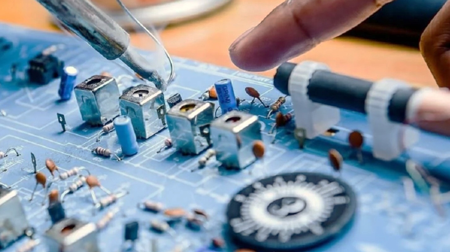 "Con đường ngách" và tương lai của ngành bán dẫn Việt Nam