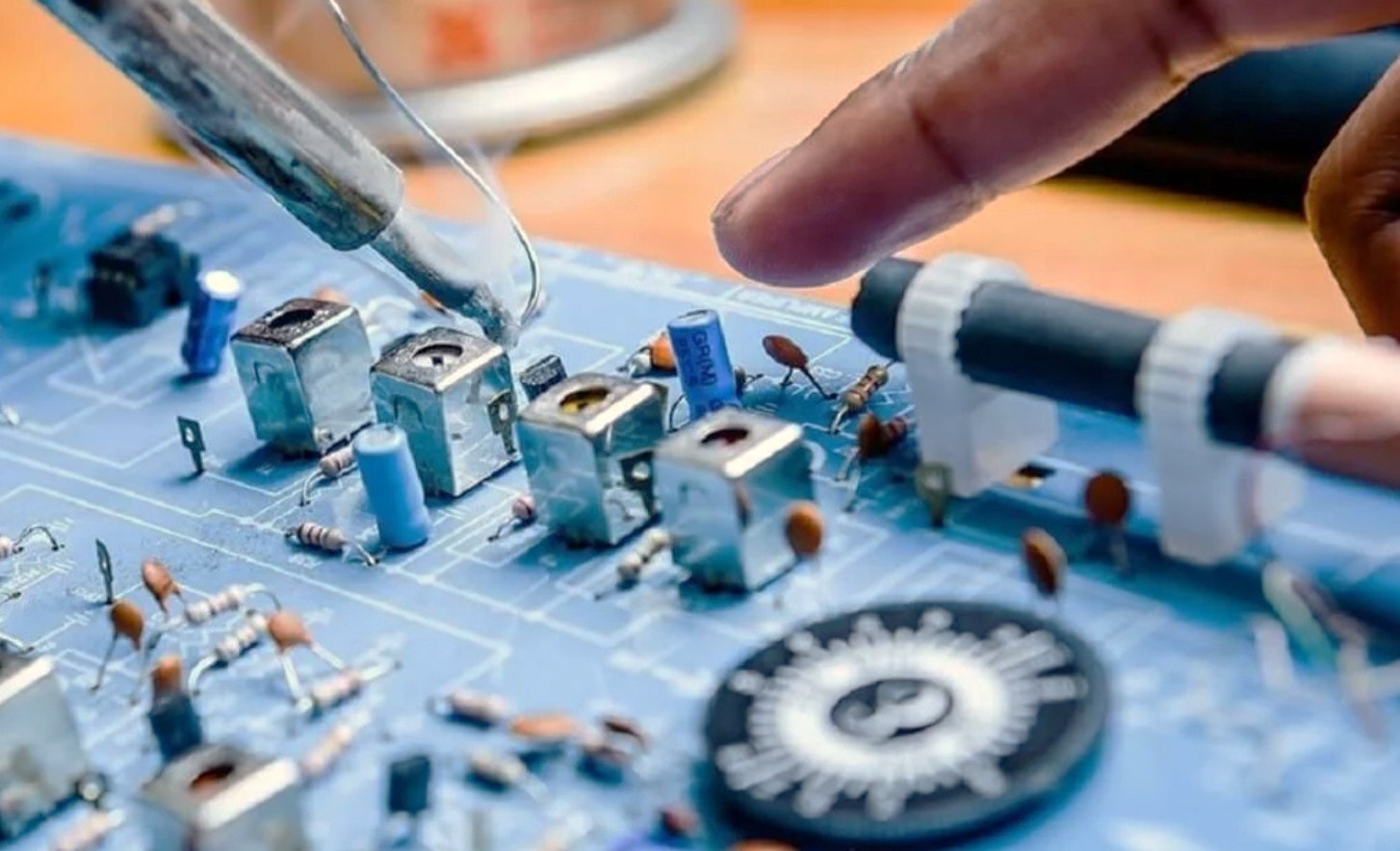 "Con đường ngách" và tương lai của ngành bán dẫn Việt Nam "Con đường ngách" và tương lai của ngành bán dẫn Việt Nam