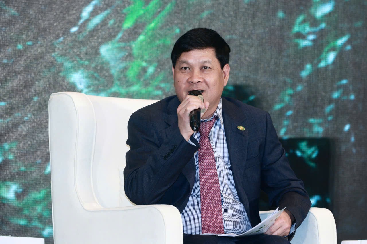 Lợi thế cạnh tranh bền vững trong chu kỳ tăng trưởng mới Lợi thế cạnh tranh bền vững trong chu kỳ tăng trưởng mới