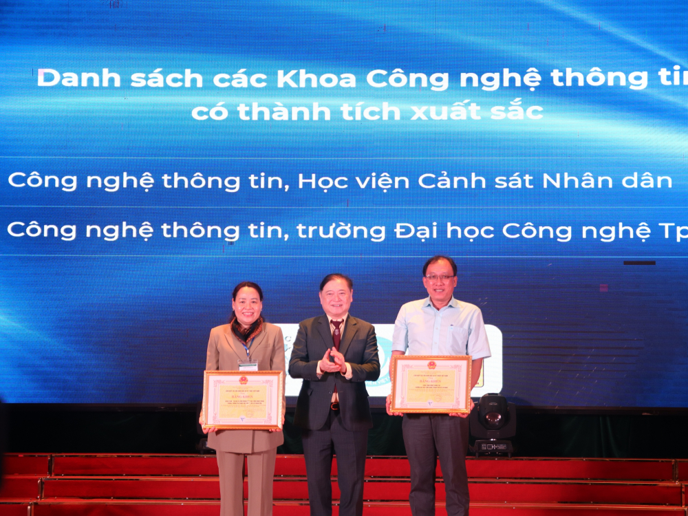 Olympic Tin học Sinh viên Việt Nam lần thứ 33 chính thức khai mạc Olympic Tin học Sinh viên Việt Nam lần thứ 33 chính thức khai mạc