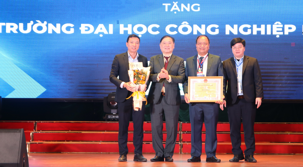 Olympic Tin học Sinh viên Việt Nam lần thứ 33 chính thức khai mạc Olympic Tin học Sinh viên Việt Nam lần thứ 33 chính thức khai mạc