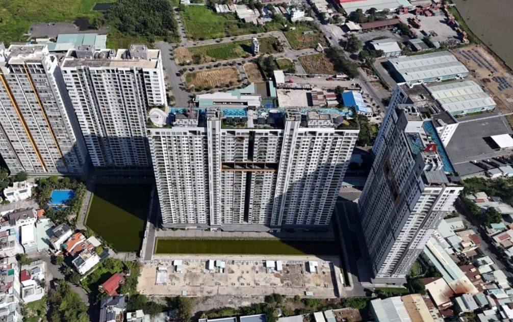 TP HCM sẽ hoàn tất việc cấp sổ đỏ cho hơn 81.000 căn nhà TP HCM sẽ hoàn tất việc cấp sổ đỏ cho hơn 81.000 căn nhà