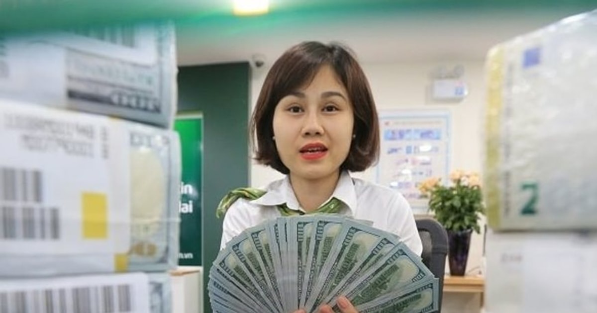 Tỷ giá tiếp tục kỳ vọng ổn định, hỗ trợ giữ mặt bằng lãi suất Tỷ giá tiếp tục kỳ vọng ổn định, hỗ trợ giữ mặt bằng lãi suất