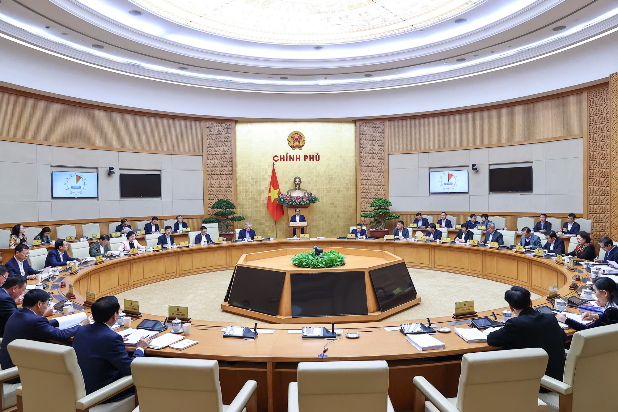 Xuất nhập khẩu tiếp tục là điểm sáng của nền Xuất nhập khẩu tiếp tục là điểm sáng của nền