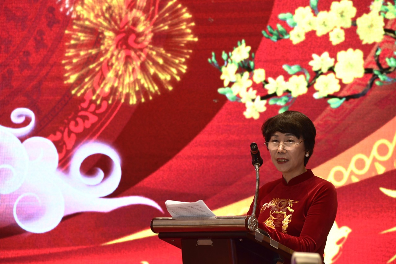 Gala chào xuân Giáp Thìn 2024: Vinh danh những đóng góp quý báu cho bảo tồn di sản văn hóa Gala chào xuân Giáp Thìn 2024: Vinh danh những đóng góp quý báu cho bảo tồn di sản văn hóa