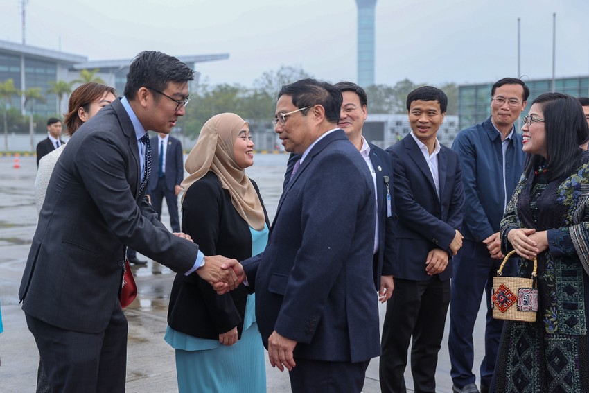 Thủ tướng Phạm Minh Chính và phu nhân lên đường thăm Singapore, Brunei ảnh 2