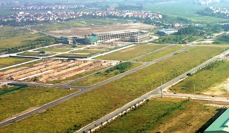 Đề xuất chế tài xử lý việc buông lỏng giám sát đấu giá Nhiều hành vi vi phạm trong đấu giá quyền sử dụng đất đã bị phát giác thông qua giám sát. Ảnh minh họa: Lê Tiên