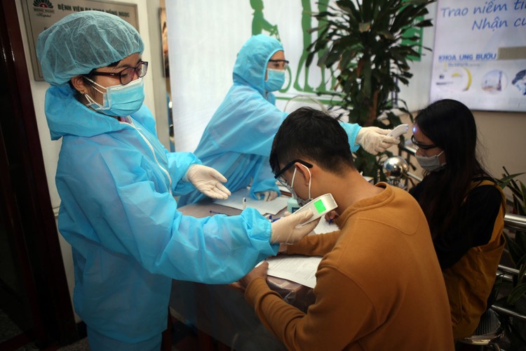 Hình thức mua sắm trong trường hợp đặc biệt thời gian qua được nhiều địa phương áp dụng, nhất là trong lĩnh vực y tế. Ảnh: Huấn Anh