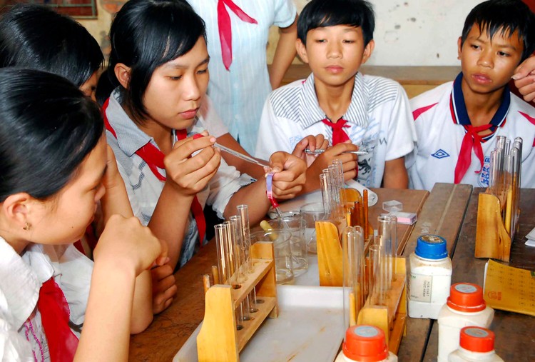 Mua sắm thiết bị giáo dục phổ thông: Chậm trễ do đâu? ảnh 1